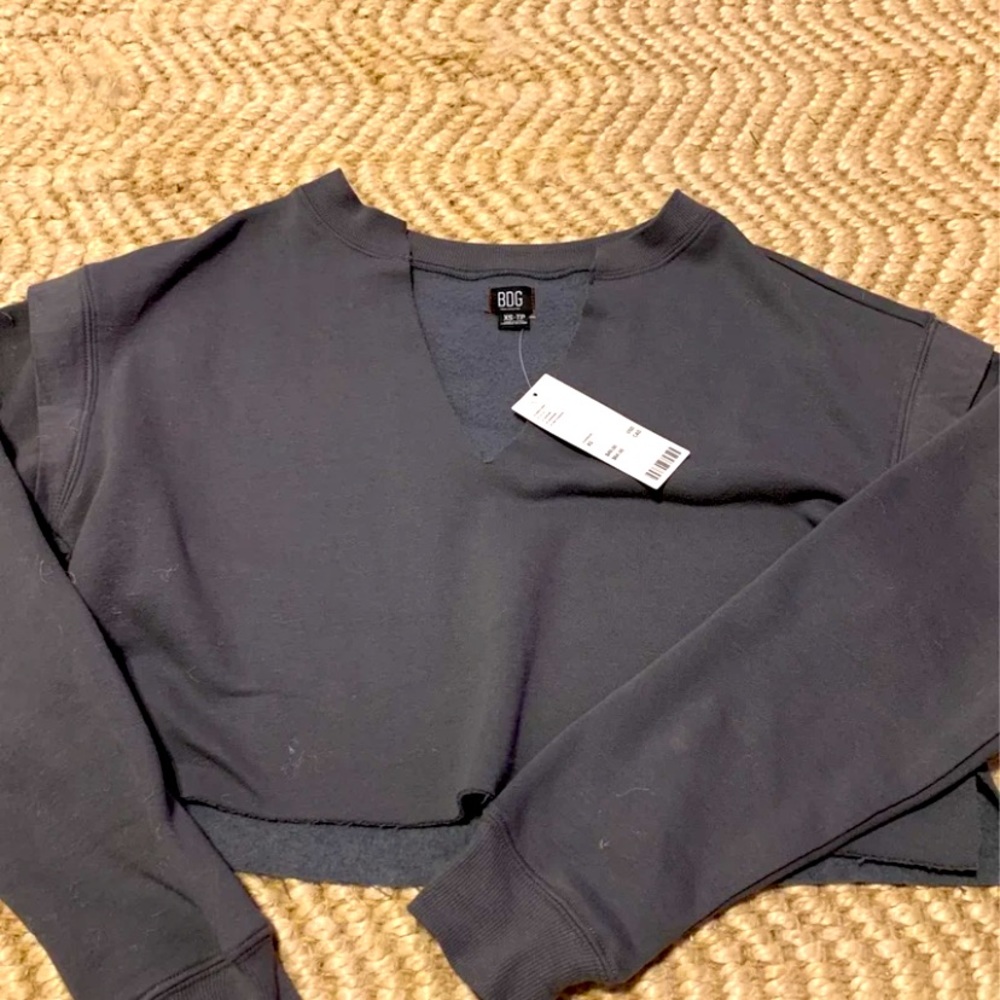cropped sweatshirt